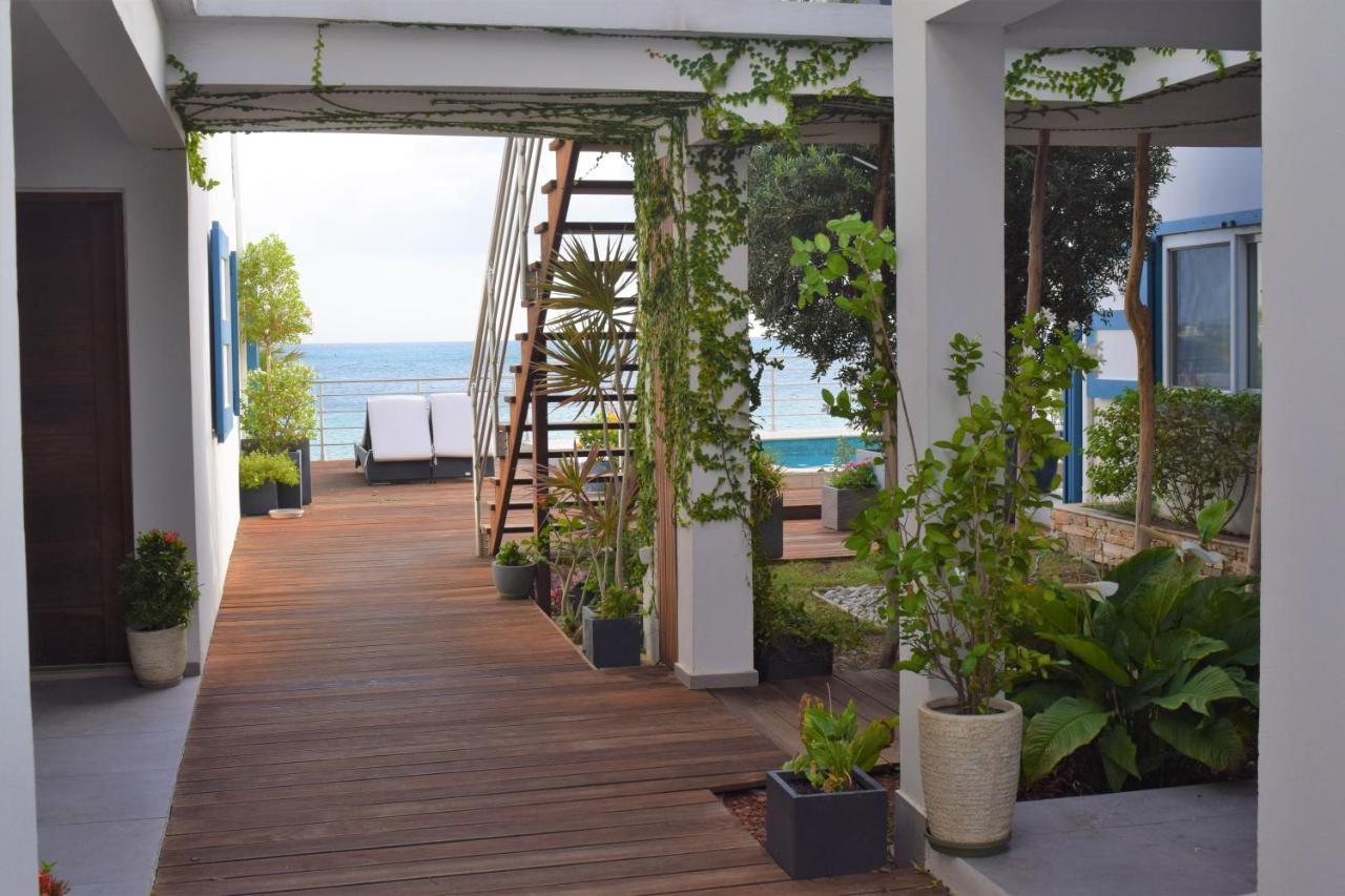 Tradewinds Apartments Simpson Bay Esterno foto