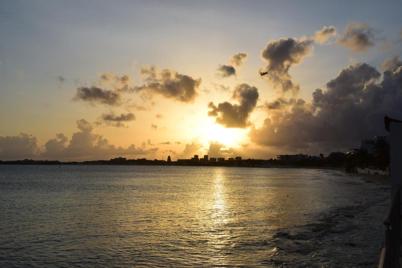 Tradewinds Apartments Simpson Bay Esterno foto